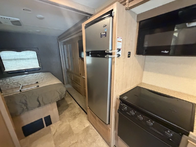2018 THOR MOTOR COACH WINDSPORT 29M