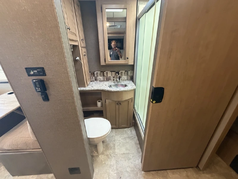 2018 THOR MOTOR COACH WINDSPORT 29M