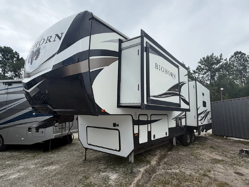 2021 HEARTLAND BIGHORN 3375SS