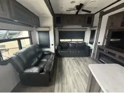 2021 HEARTLAND BIGHORN 3375SS