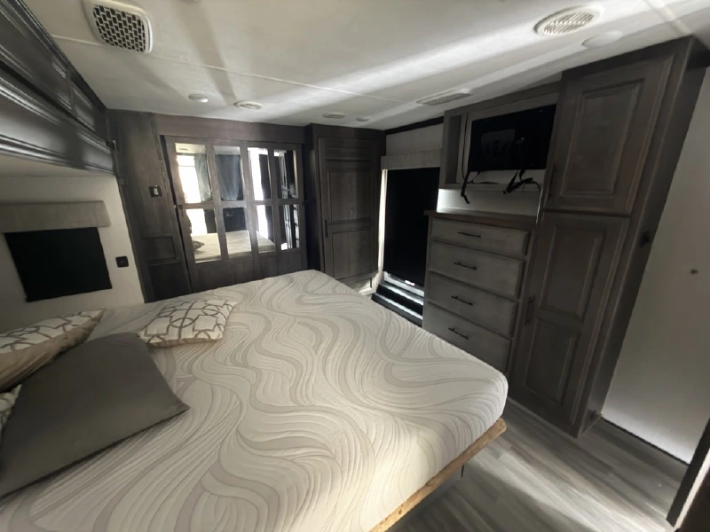 2021 HEARTLAND BIGHORN 3375SS