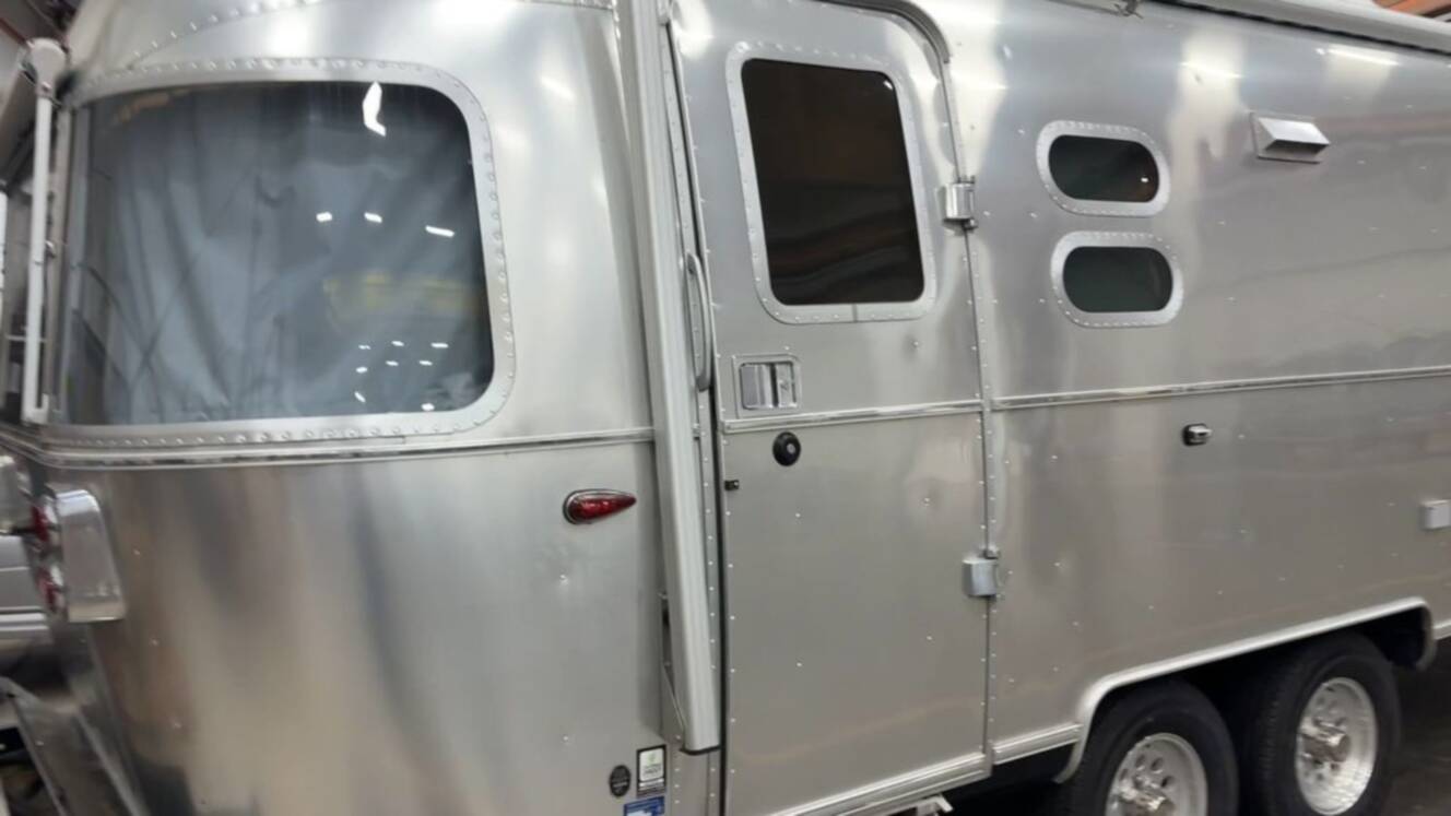 A photo of this 2024 Airstream International 25FB