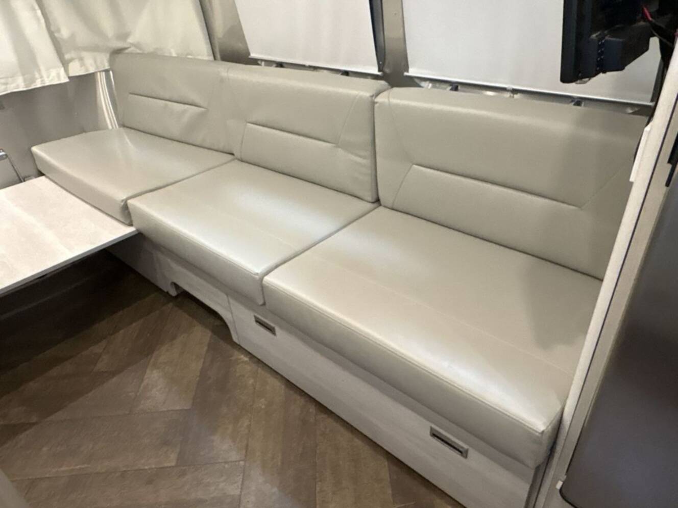 A photo of this 2024 Airstream International 25FB