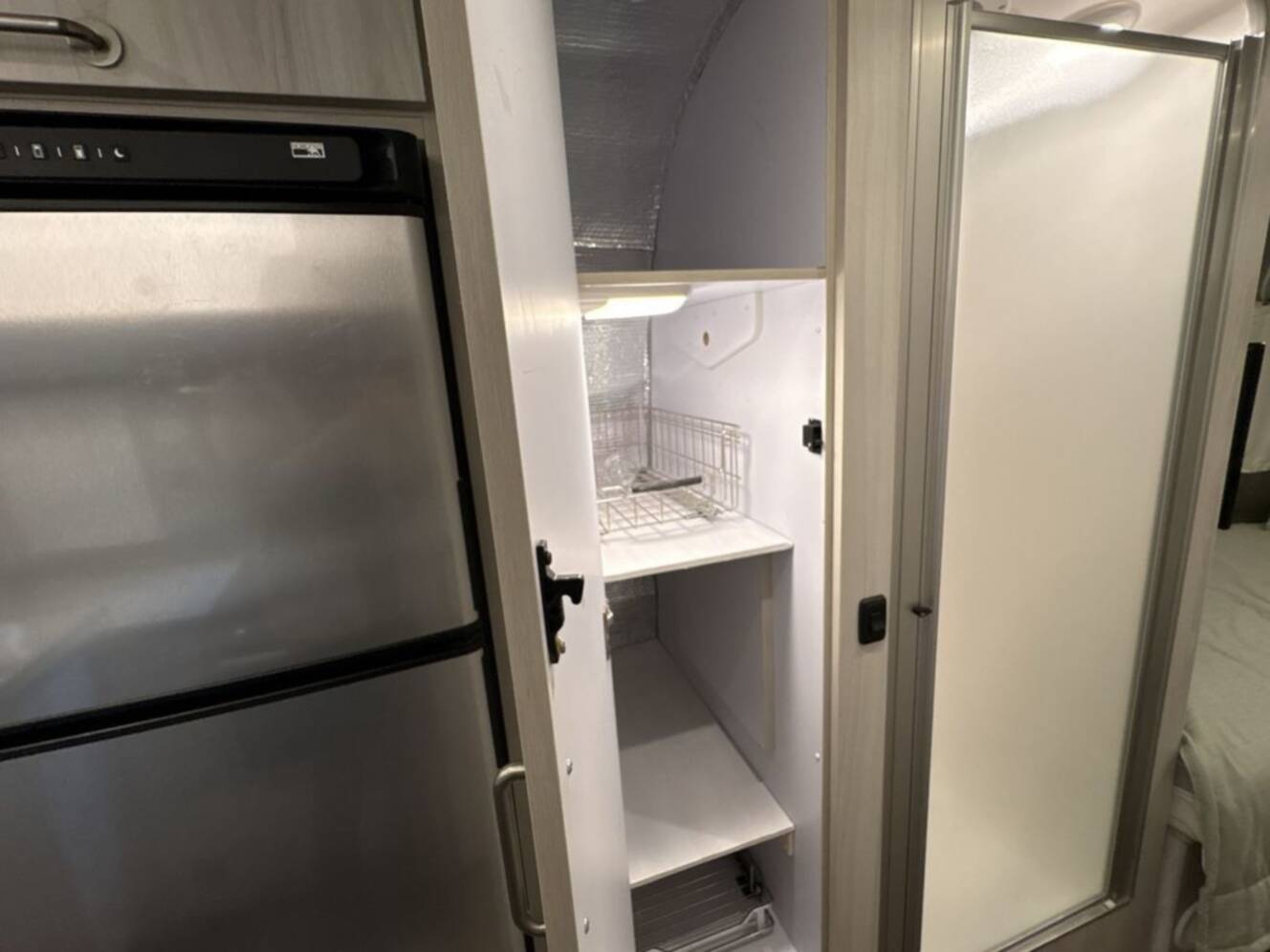A photo of this 2024 Airstream International 25FB