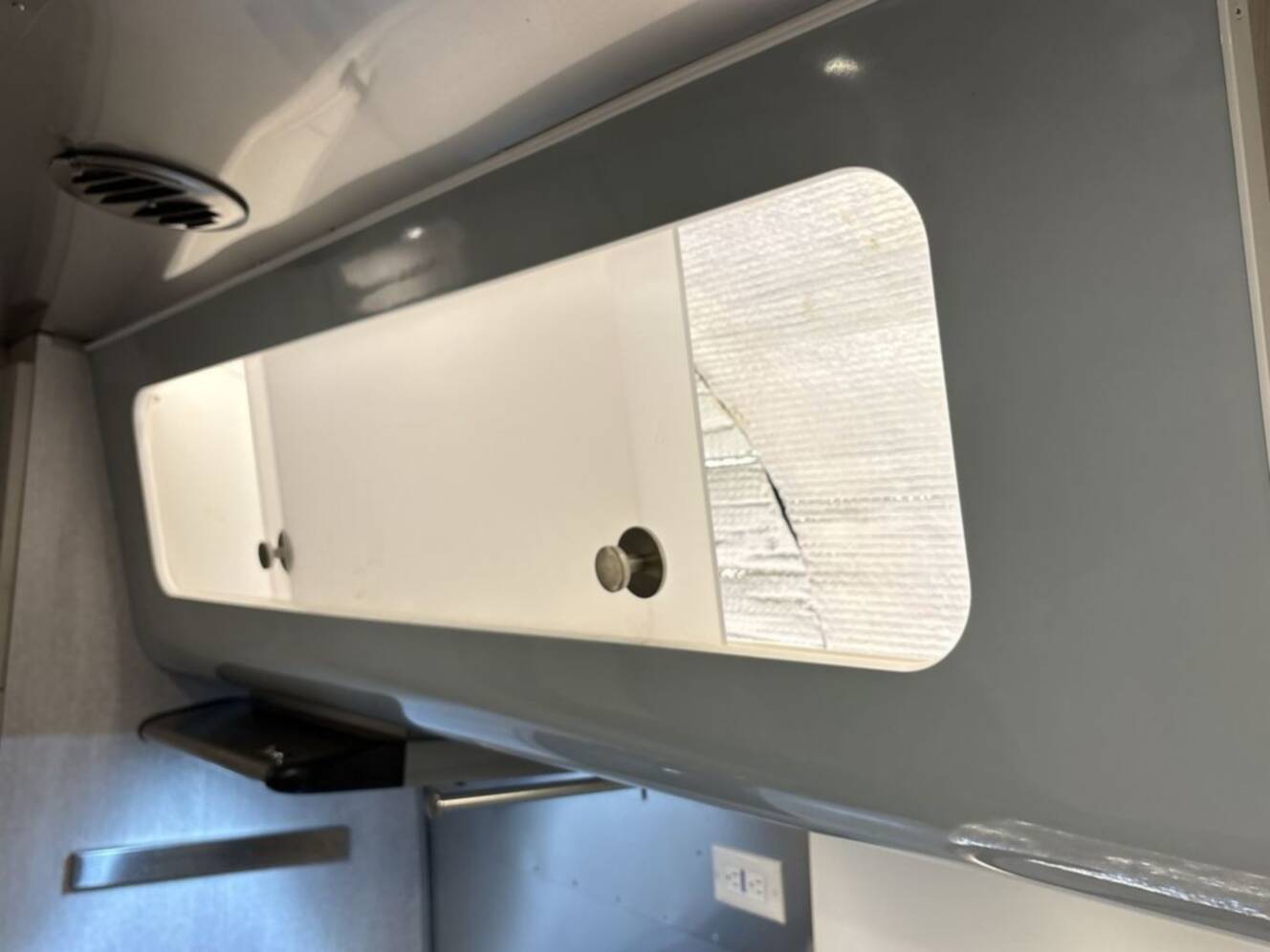 A photo of this 2024 Airstream International 25FB