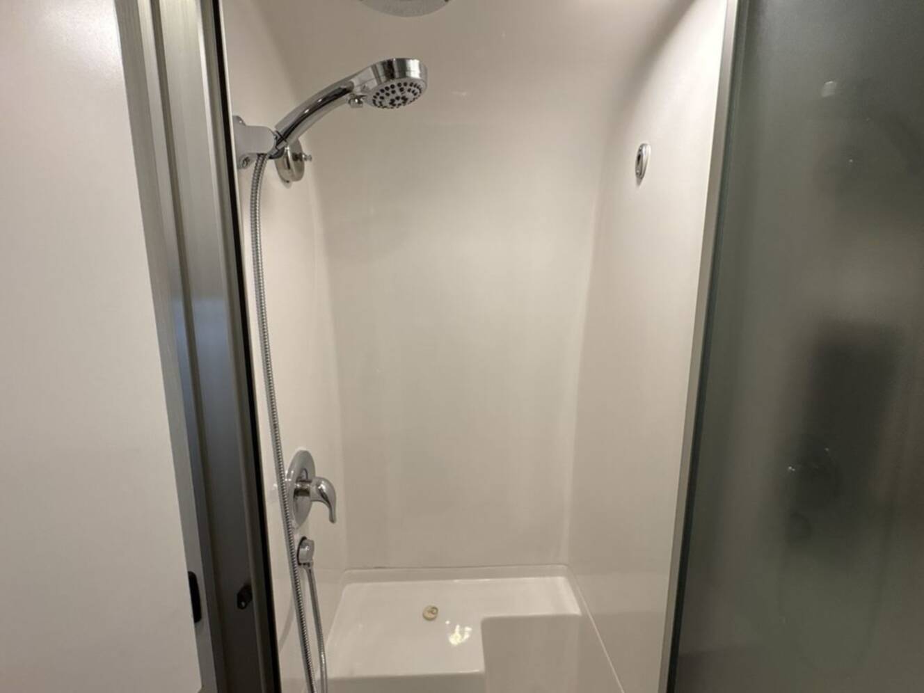 A photo of this 2024 Airstream International 25FB
