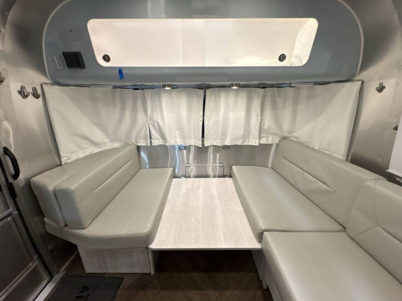 A photo of this 2024 Airstream International 25FB