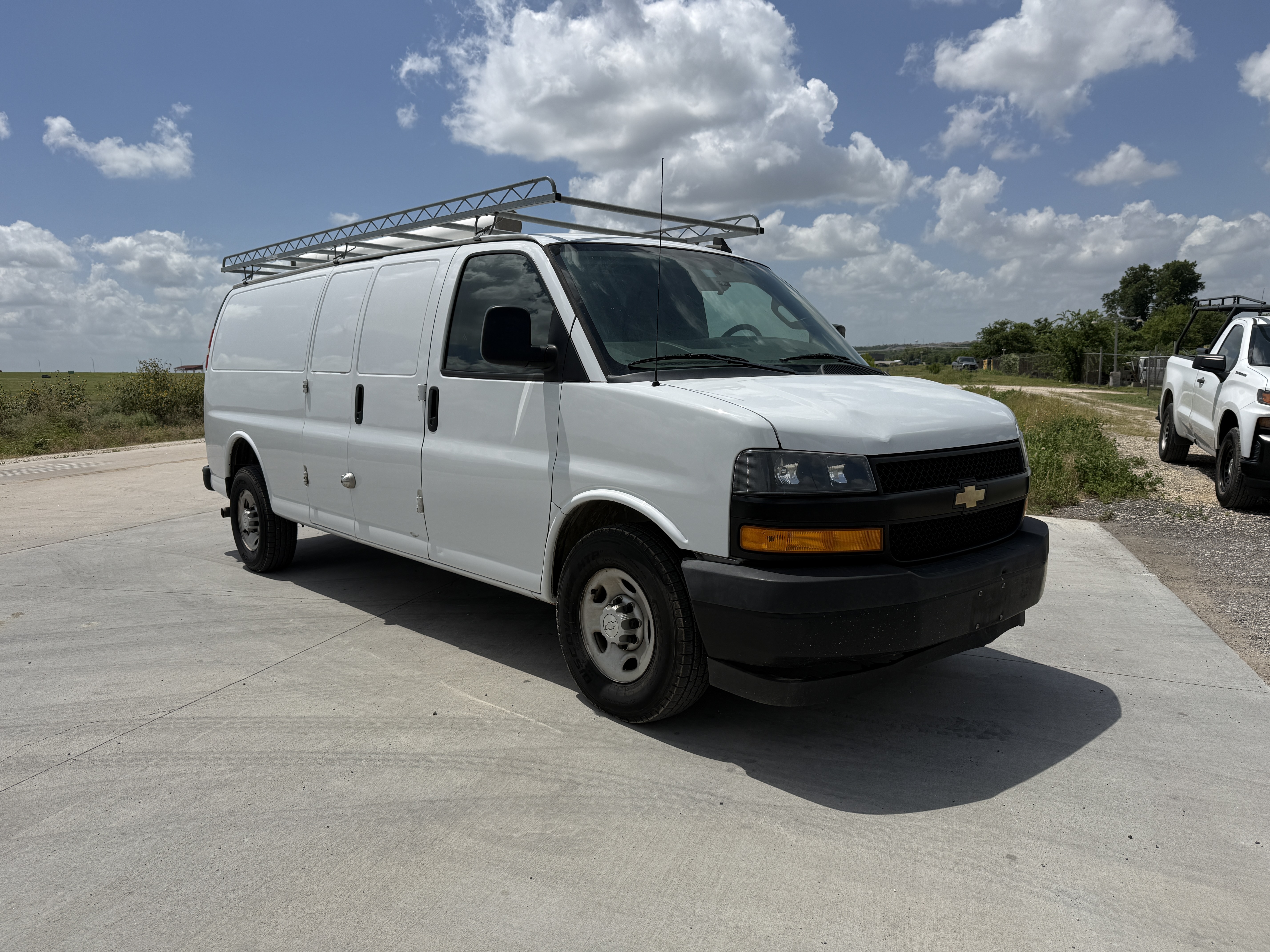 2019 CHEVROLET EXPRESS G3500 in Hutto, TX