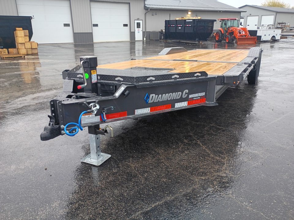 2026 Diamond C Trailers HXD207 24X102 in Hilbert, WI