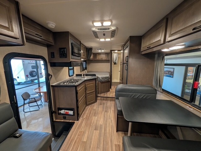 2020 Winnebago MINNIE WINNIE 325AR in long beach CA