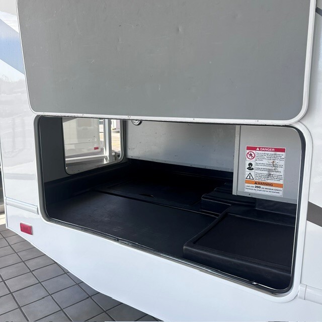 2020 Winnebago MINNIE WINNIE 325AR in long beach CA