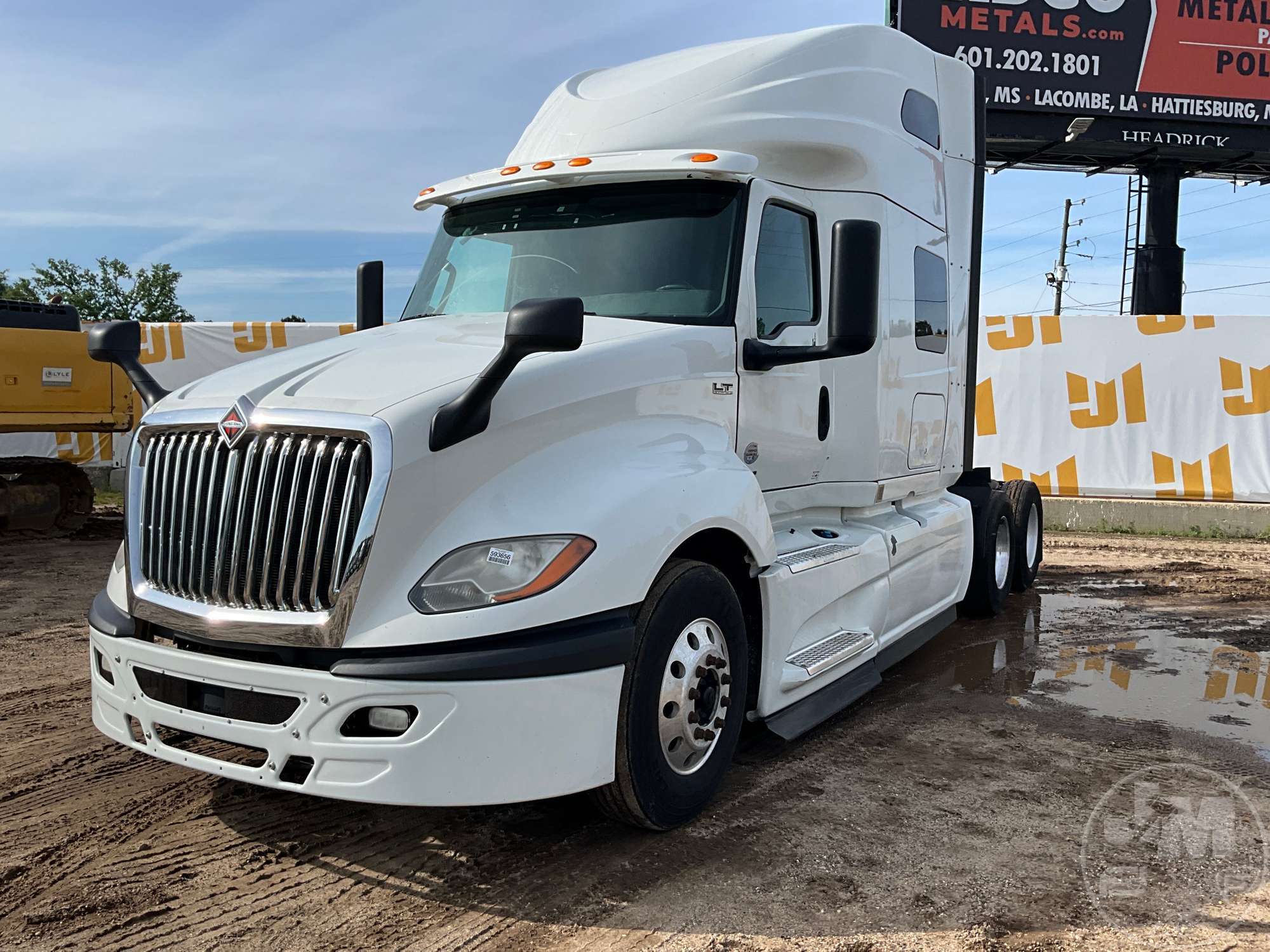2019 INTERNATIONAL LT625 in Brooklyn, MS
