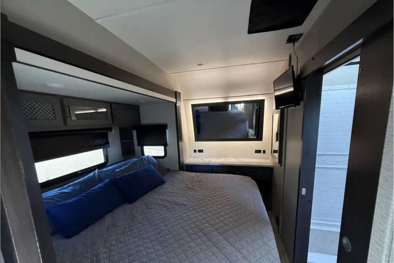 A photo of this 2022 Grand Design MOMENTUM G-CLASS 23G