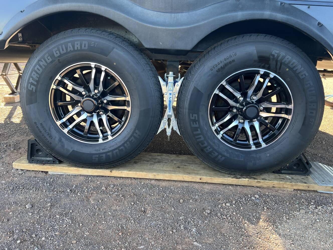 A photo of this 2022 Grand Design MOMENTUM G-CLASS 23G