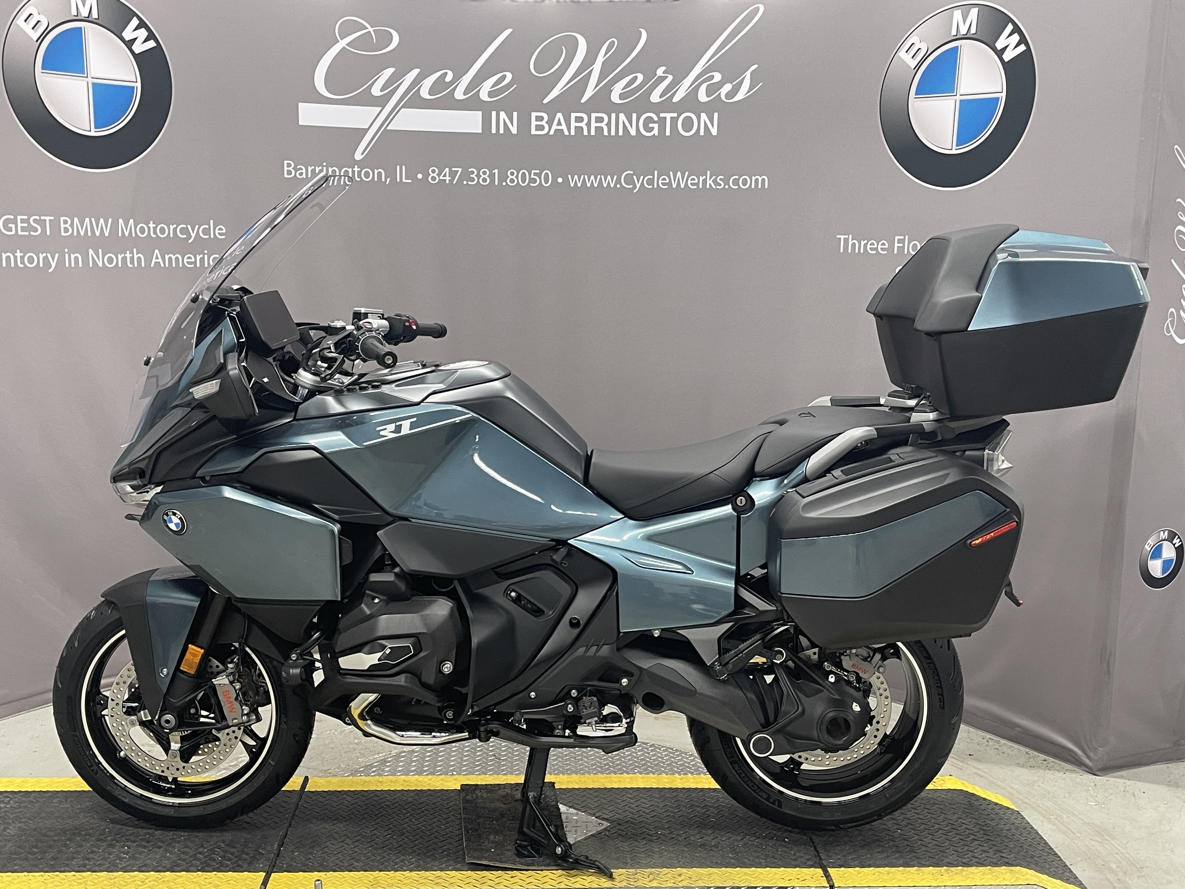 2026 BMW R 1300 RT in Barrington, IL