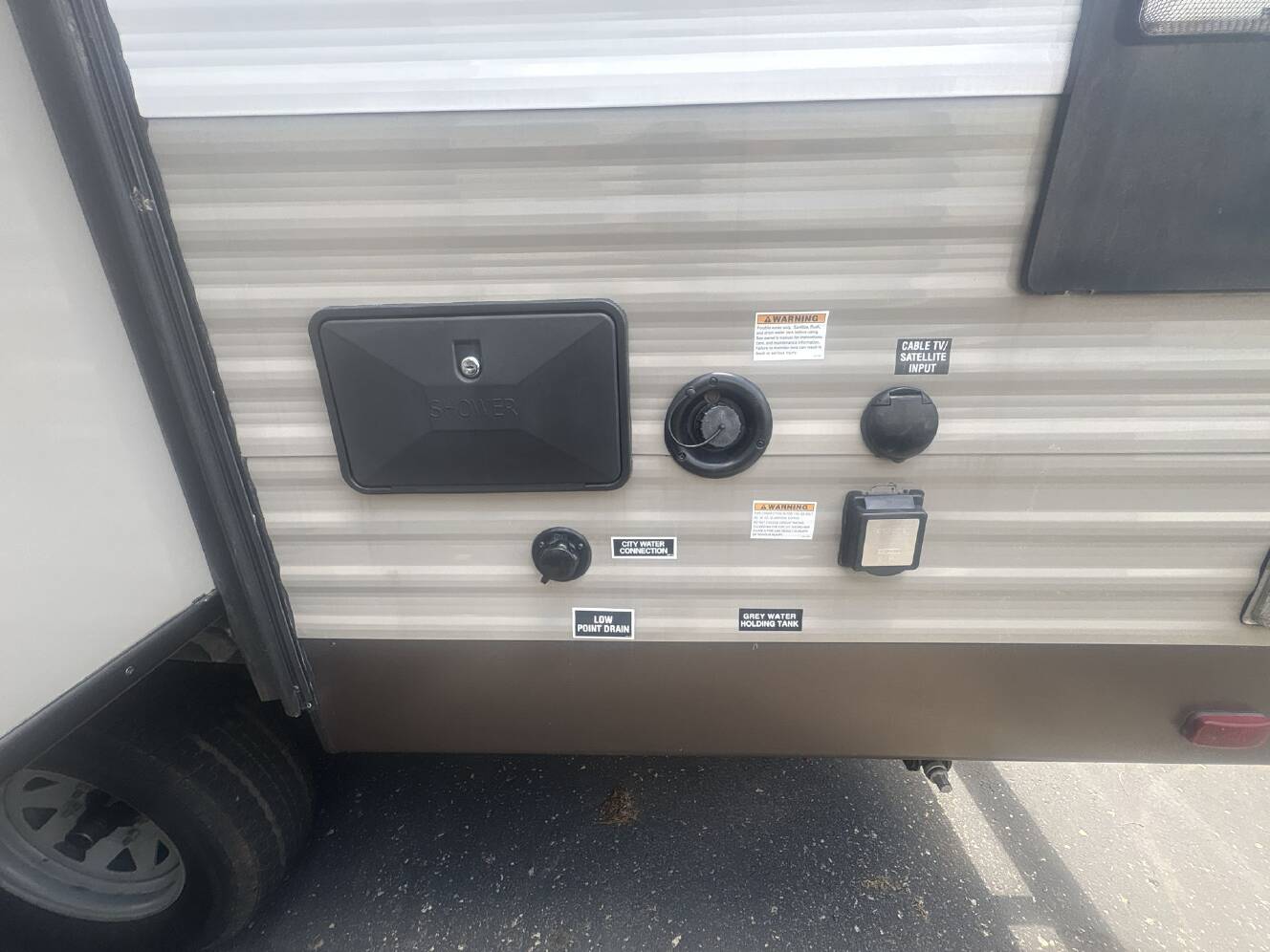 A photo of this 2016 Starcraft AR-ONE MAXX 24RKS FW