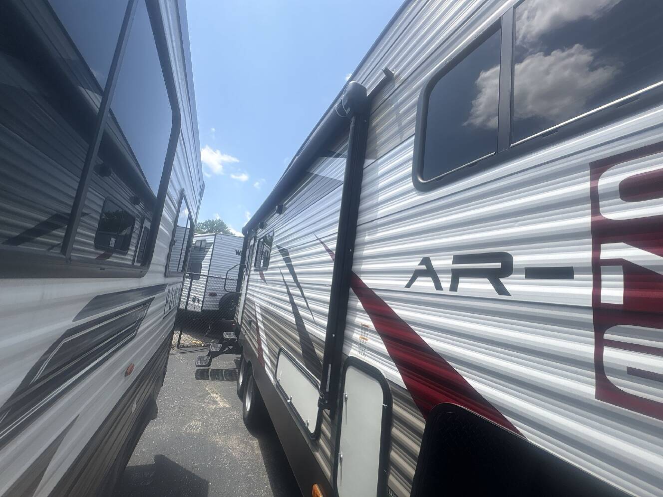 A photo of this 2016 Starcraft AR-ONE MAXX 24RKS FW