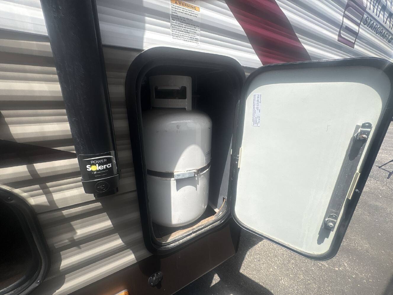 A photo of this 2016 Starcraft AR-ONE MAXX 24RKS FW