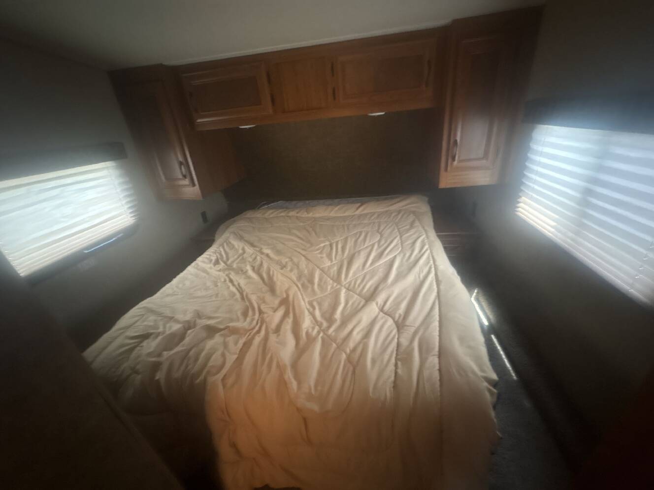 A photo of this 2016 Starcraft AR-ONE MAXX 24RKS FW