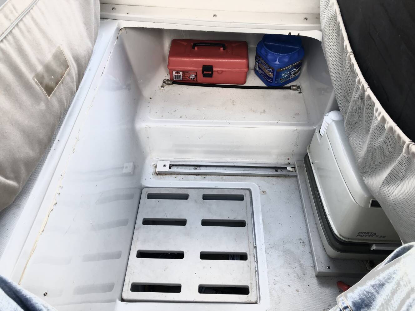 A photo of this 1994 Boston Whaler 24 Outrage