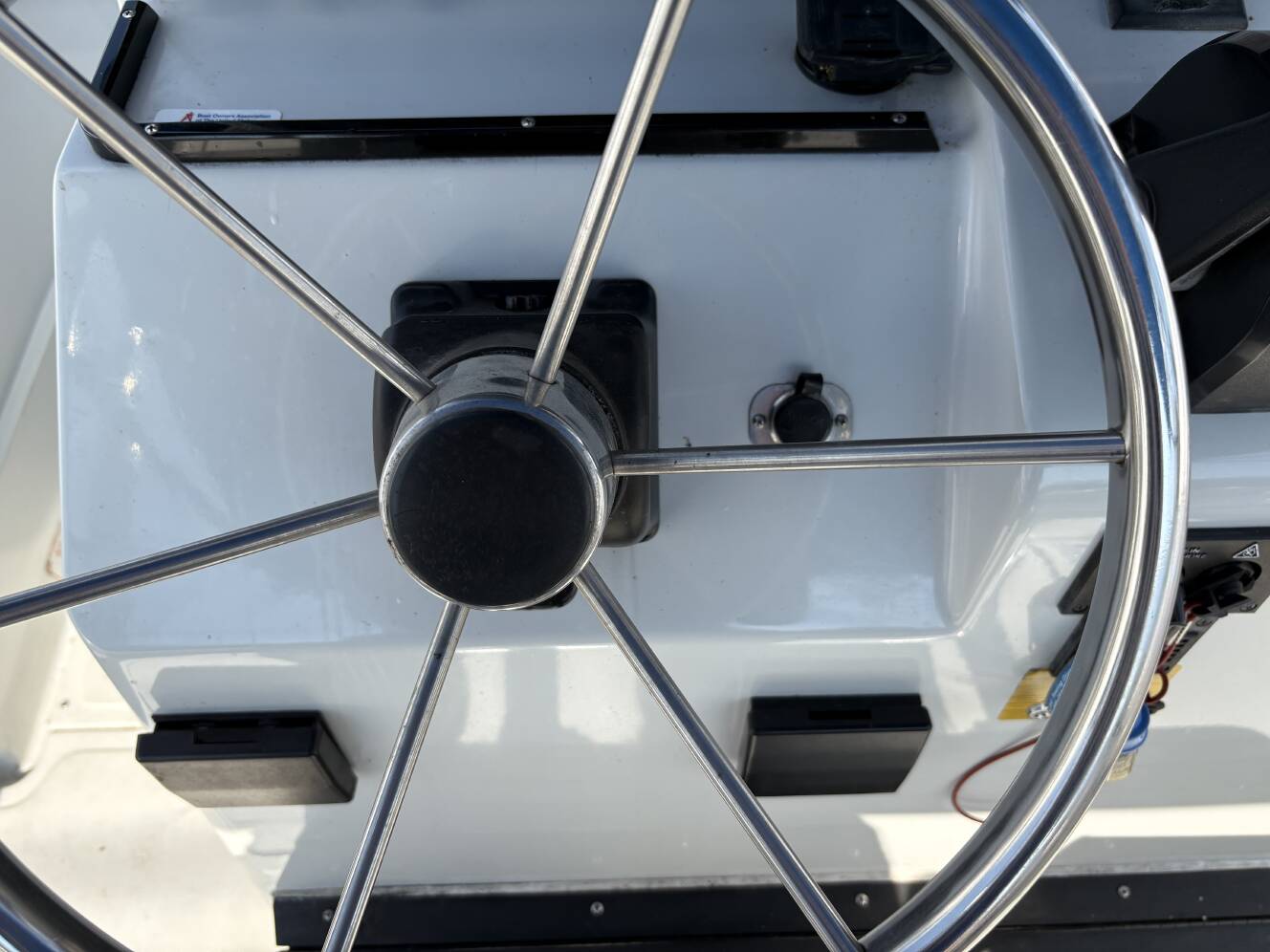 A photo of this 1994 Boston Whaler 24 Outrage