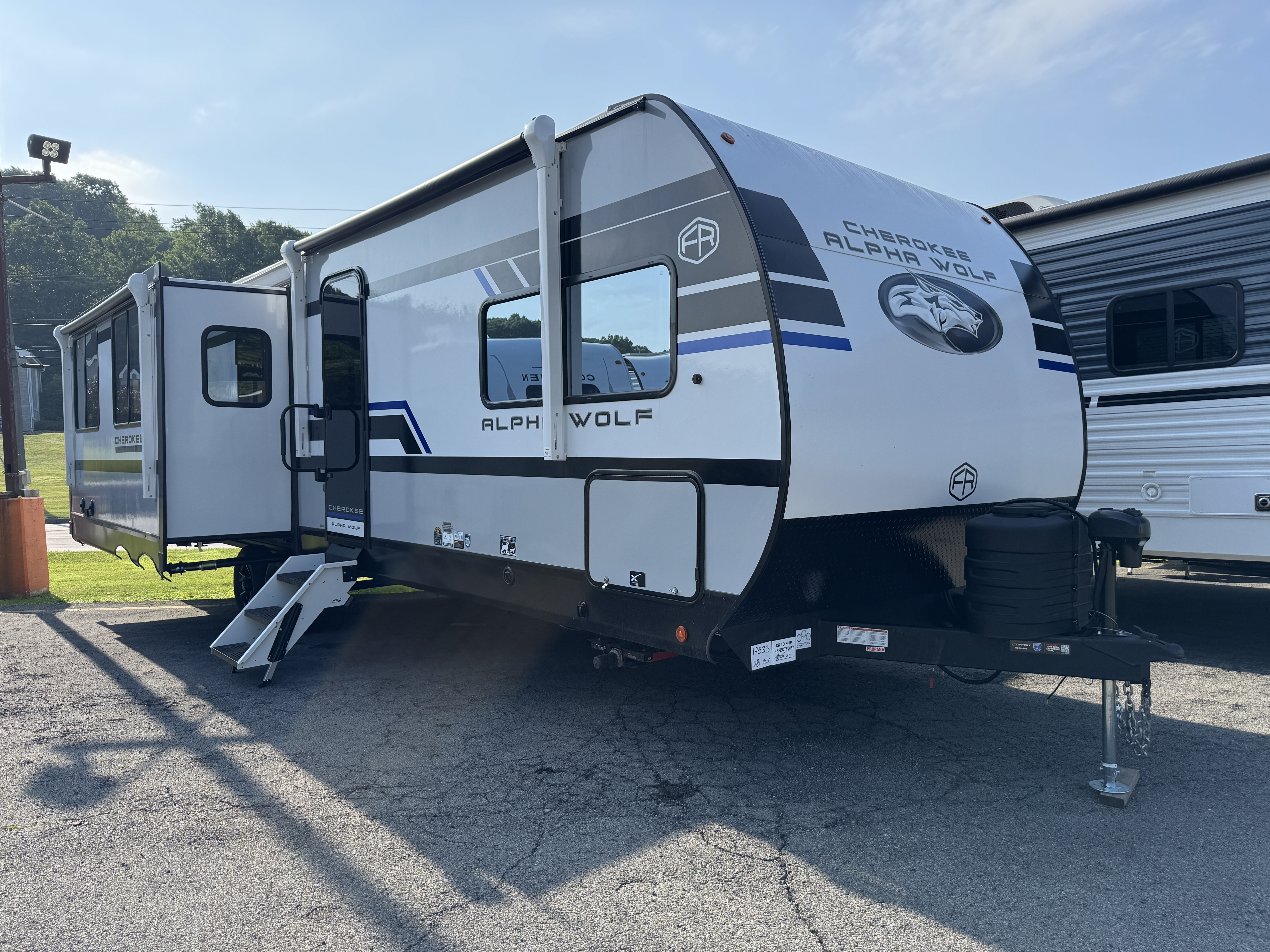 2027 Forest River Cherokee Alpha Wolf 28RLX-L in butler PA