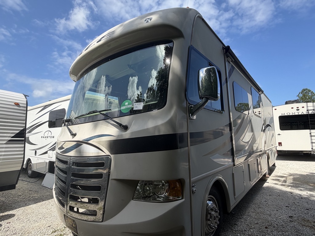 2015 Thor Motor Coach A.C.E. 30 1 RV