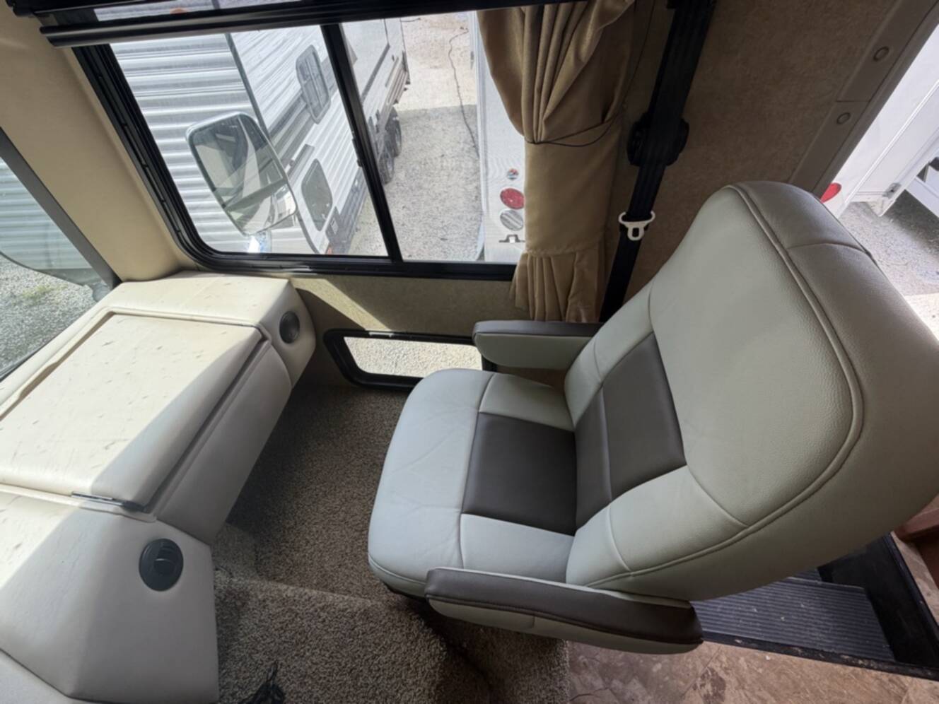 A photo of this 2015 Thor Motor Coach A.C.E. 30 1