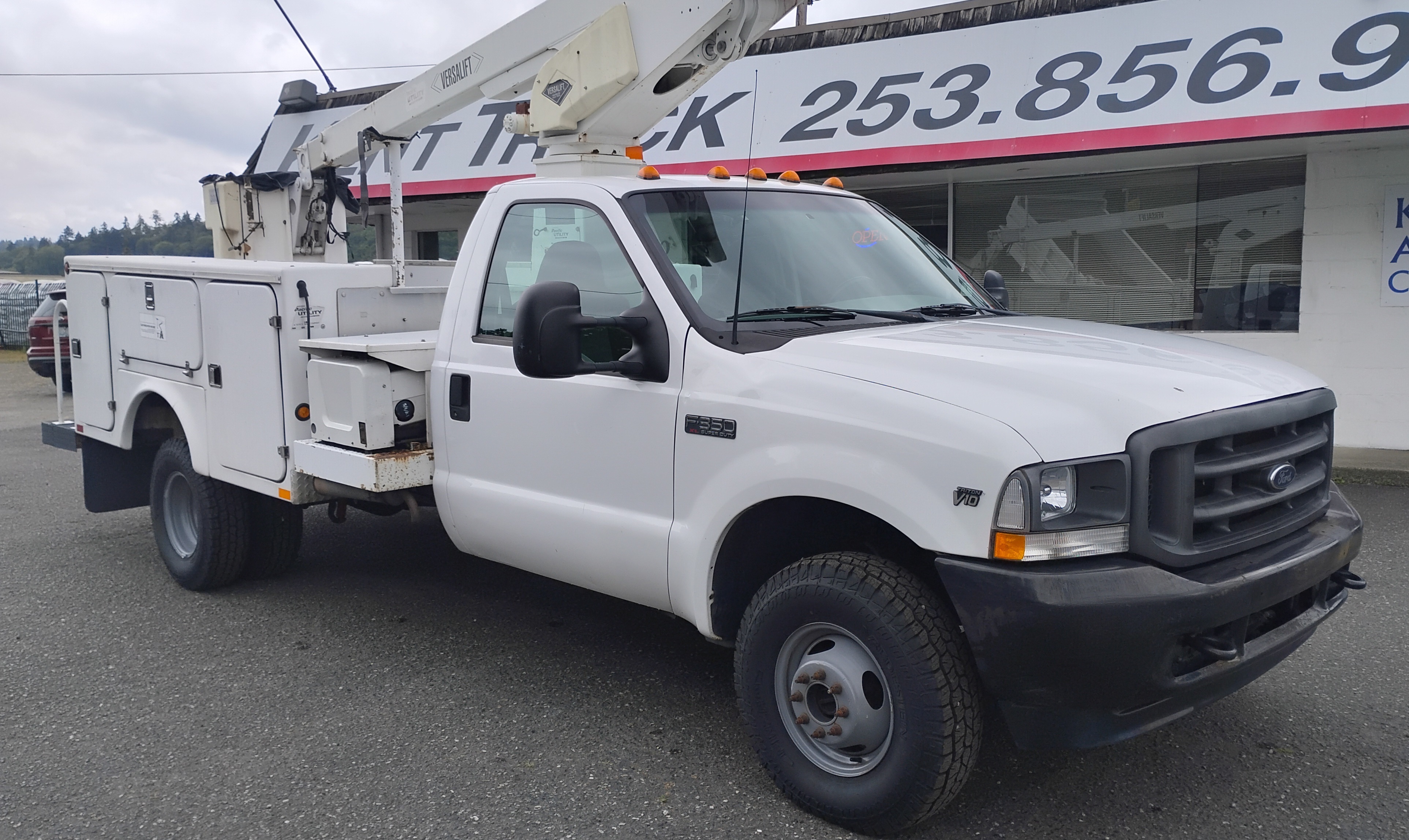 2002 FORD F350 in Kent, WA