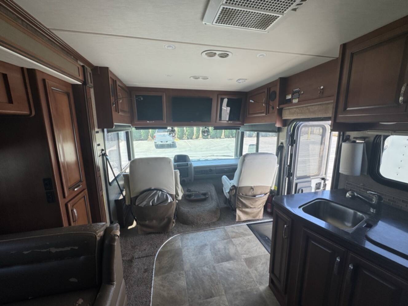 A photo of this 2014 Fleetwood BOUNDER 35K