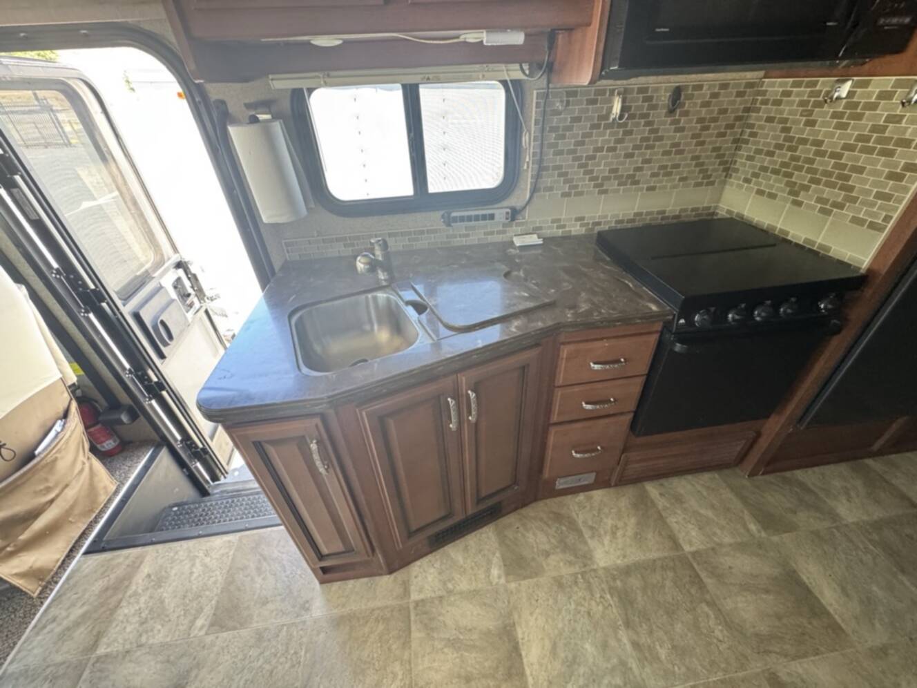 A photo of this 2014 Fleetwood BOUNDER 35K