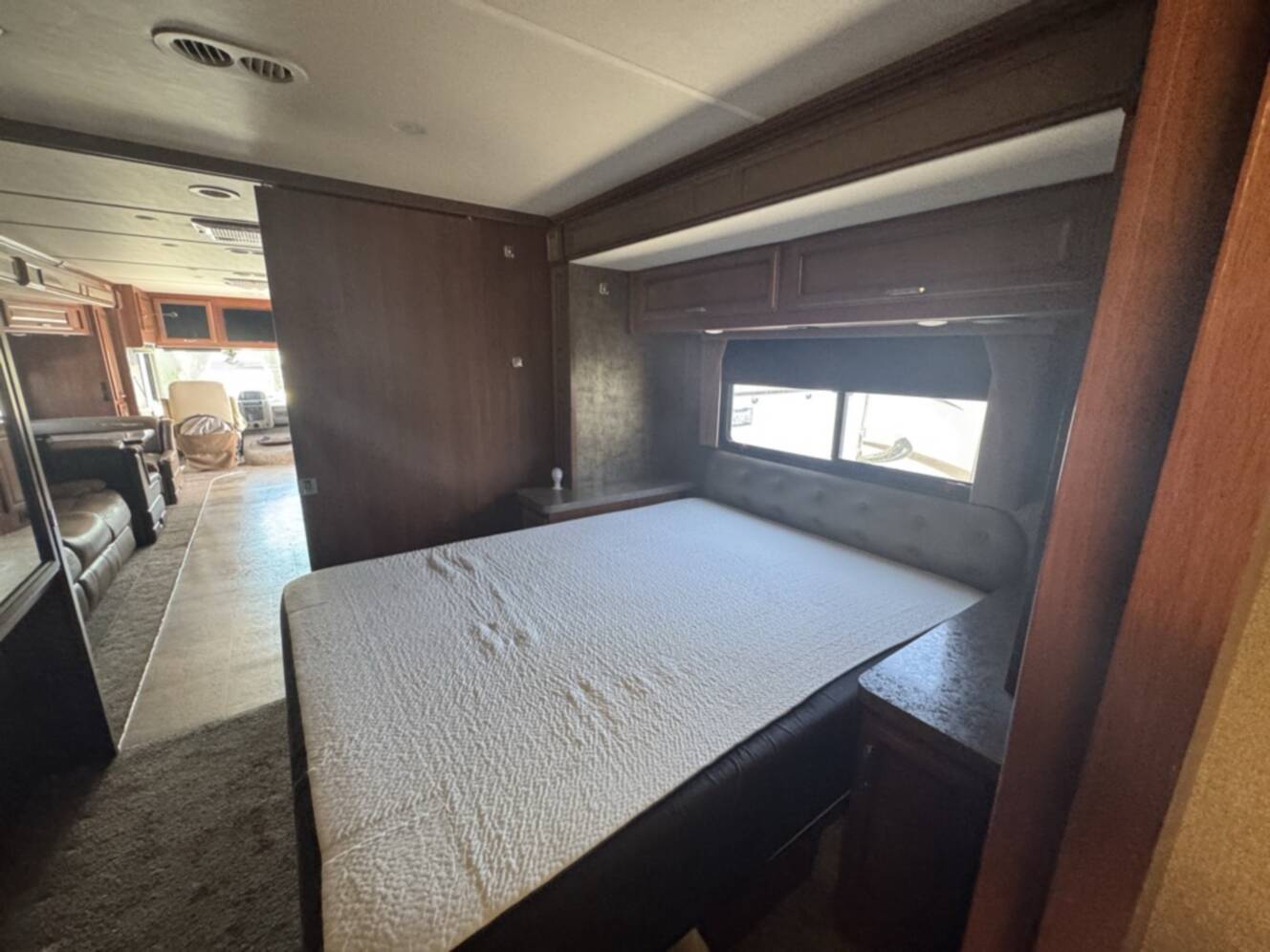 A photo of this 2014 Fleetwood BOUNDER 35K