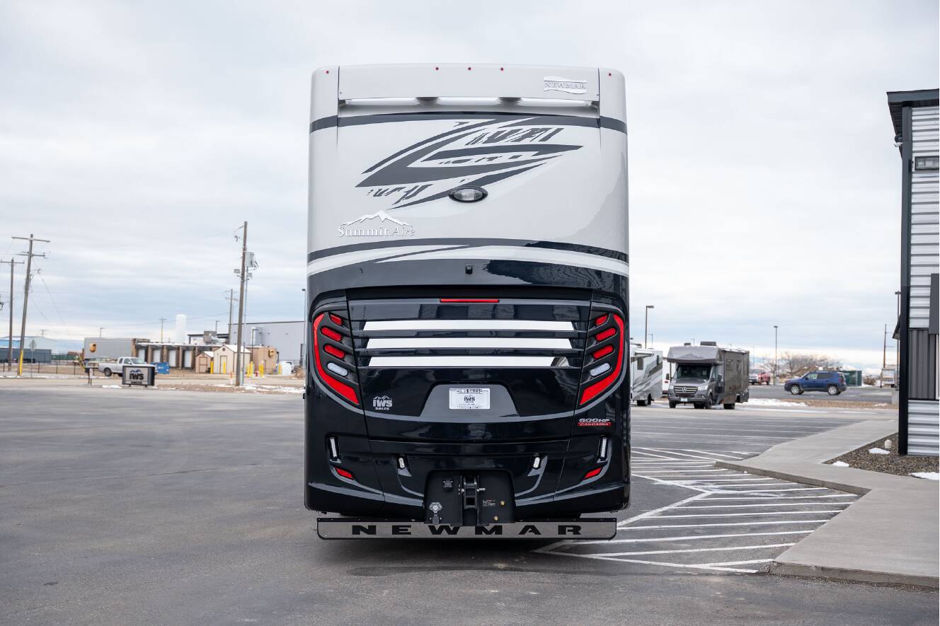 A photo of this 2026 Newmar SUMMIT AIRE 4505