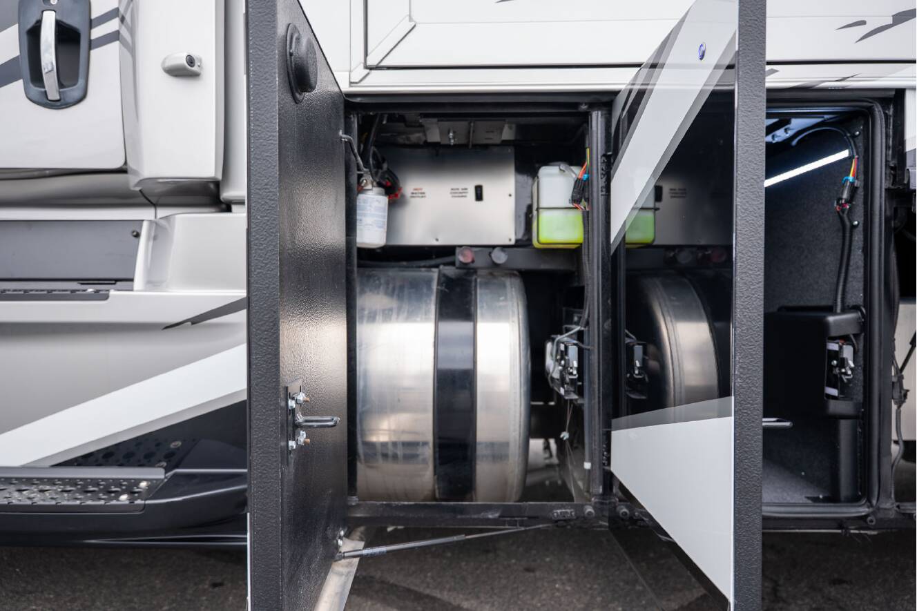 A photo of this 2026 Newmar SUMMIT AIRE 4505