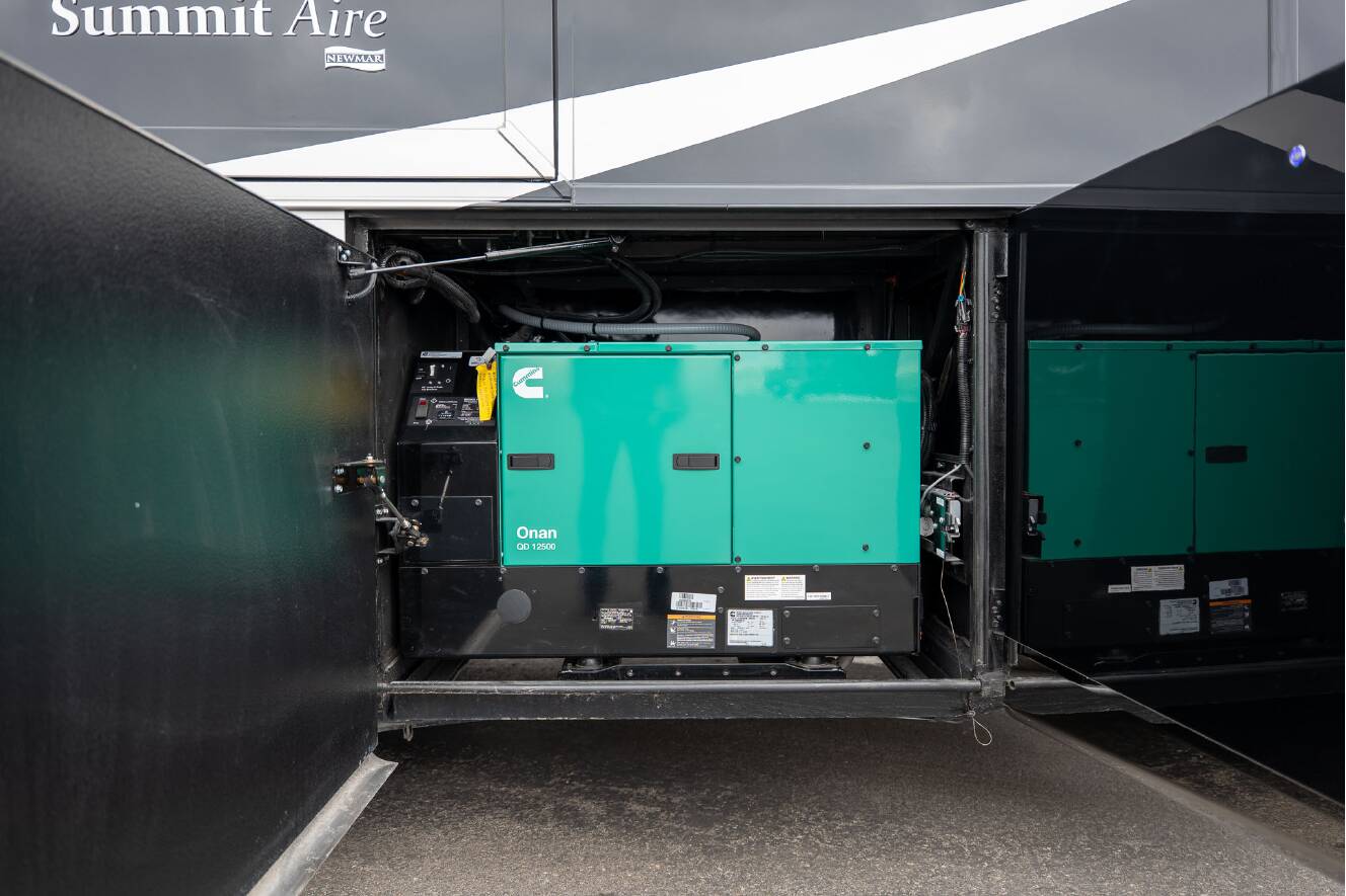 A photo of this 2026 Newmar SUMMIT AIRE 4505