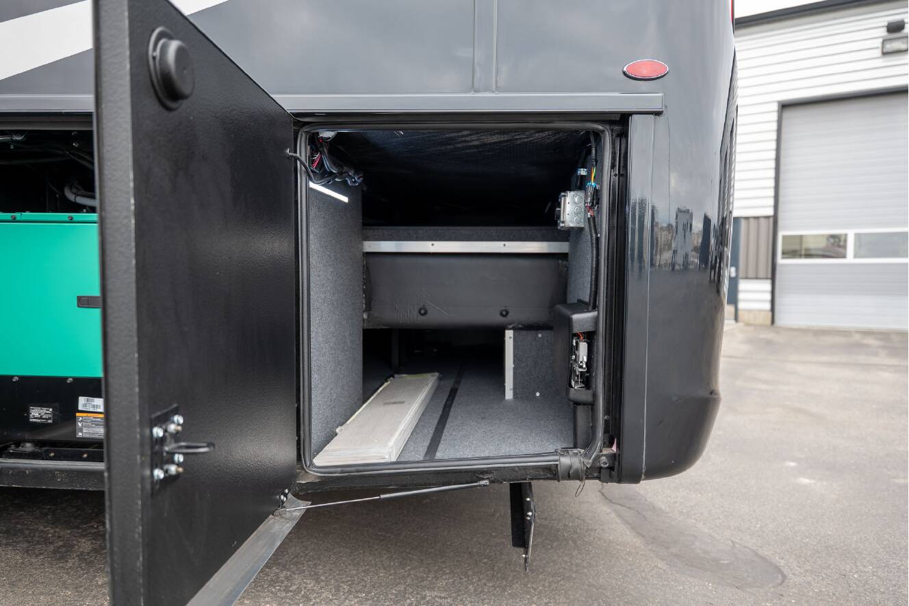 A photo of this 2026 Newmar SUMMIT AIRE 4505