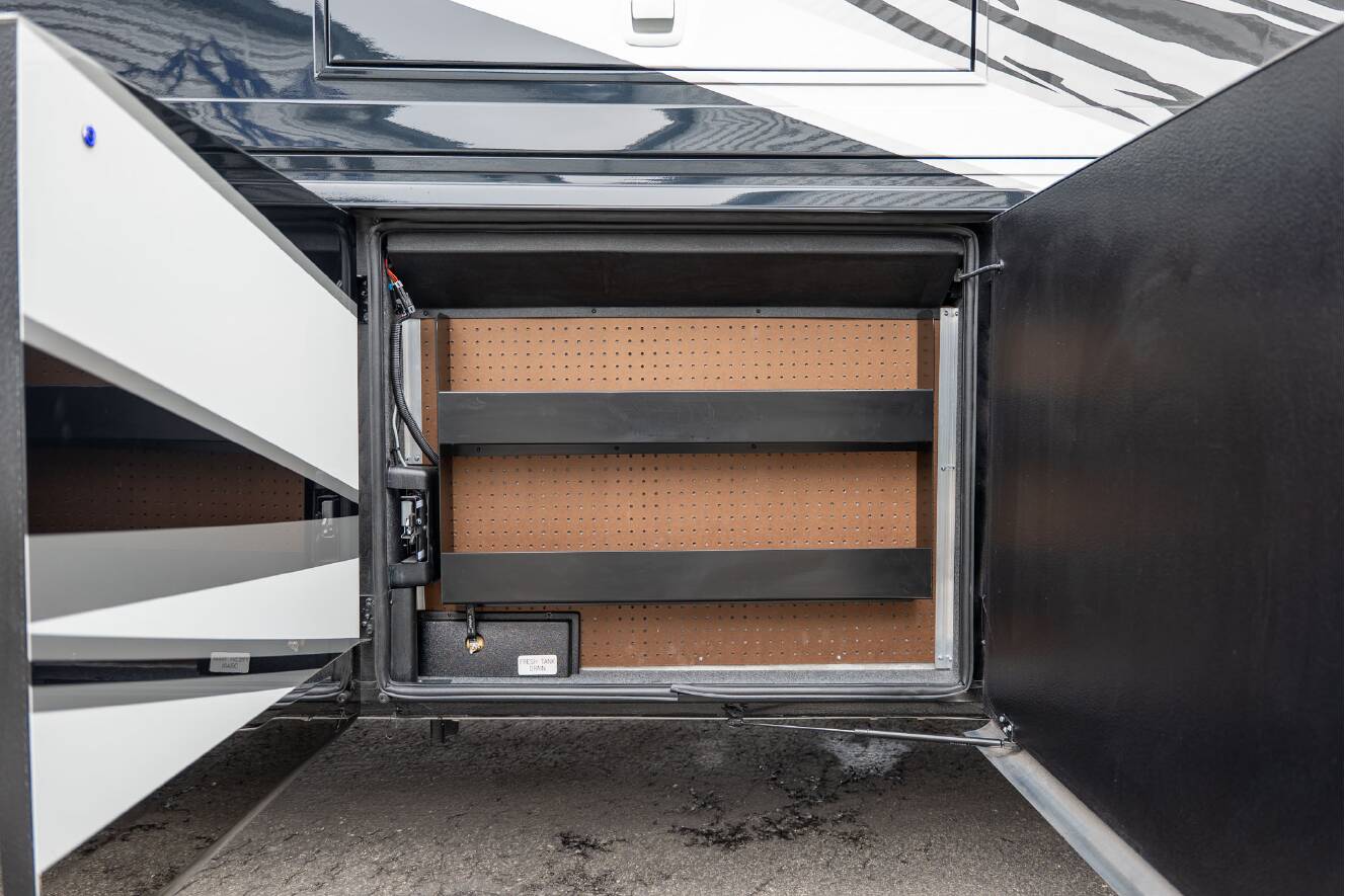 A photo of this 2026 Newmar SUMMIT AIRE 4505