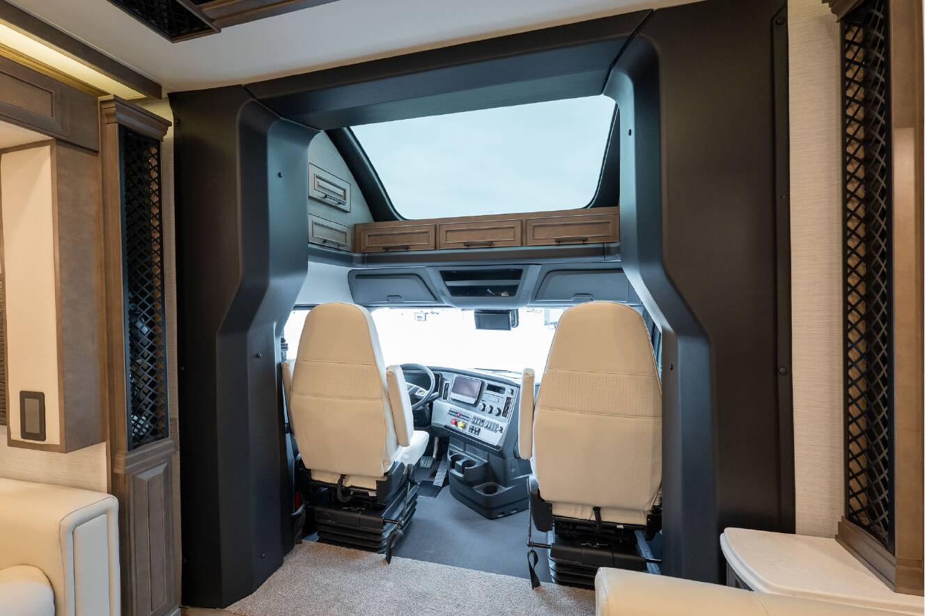 A photo of this 2026 Newmar SUMMIT AIRE 4505