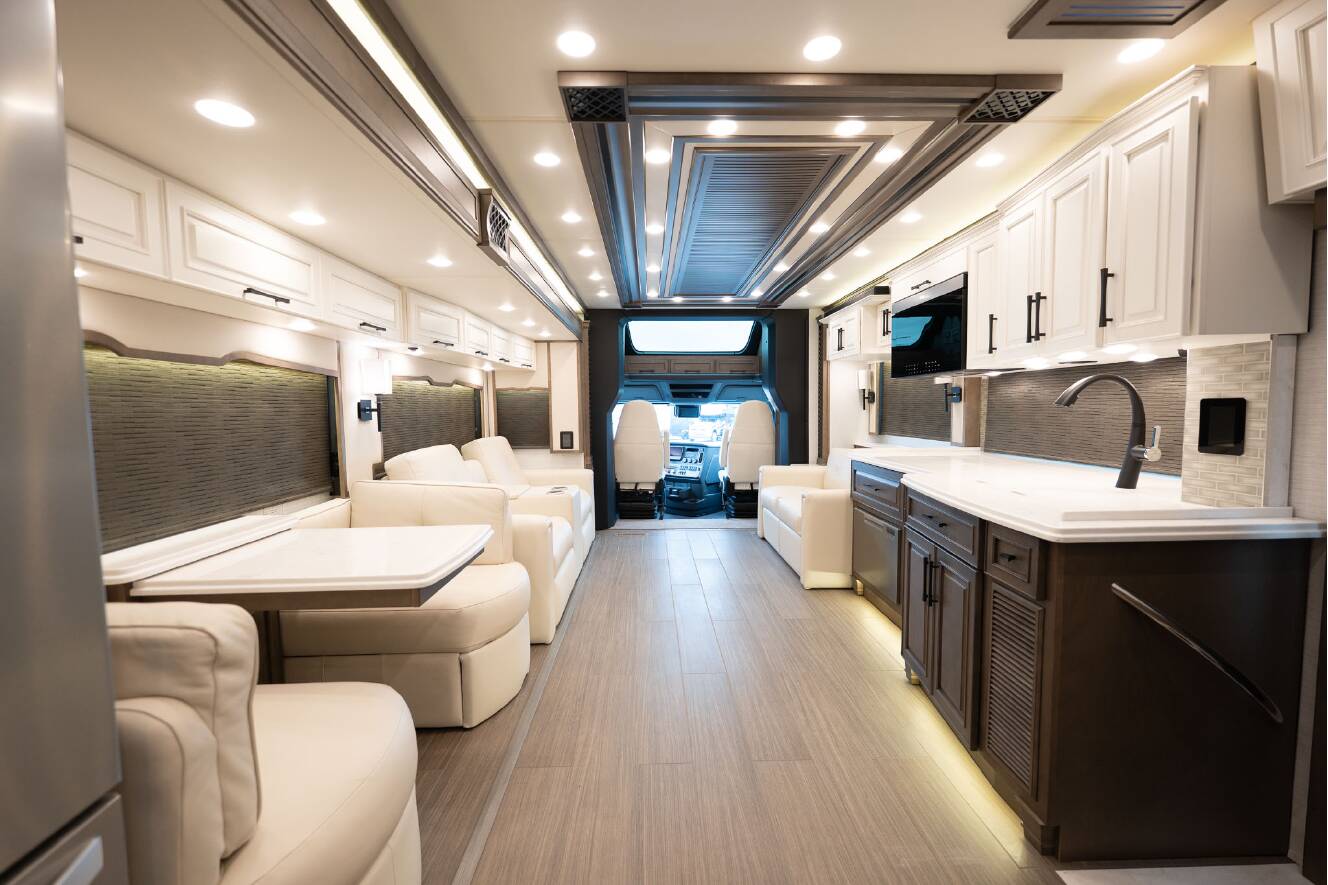 A photo of this 2026 Newmar SUMMIT AIRE 4505