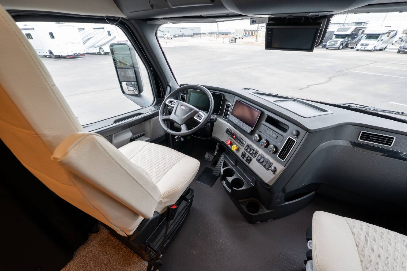 A photo of this 2026 Newmar SUMMIT AIRE 4505