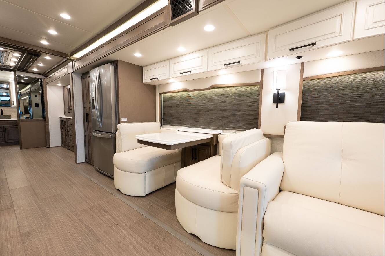 A photo of this 2026 Newmar SUMMIT AIRE 4505
