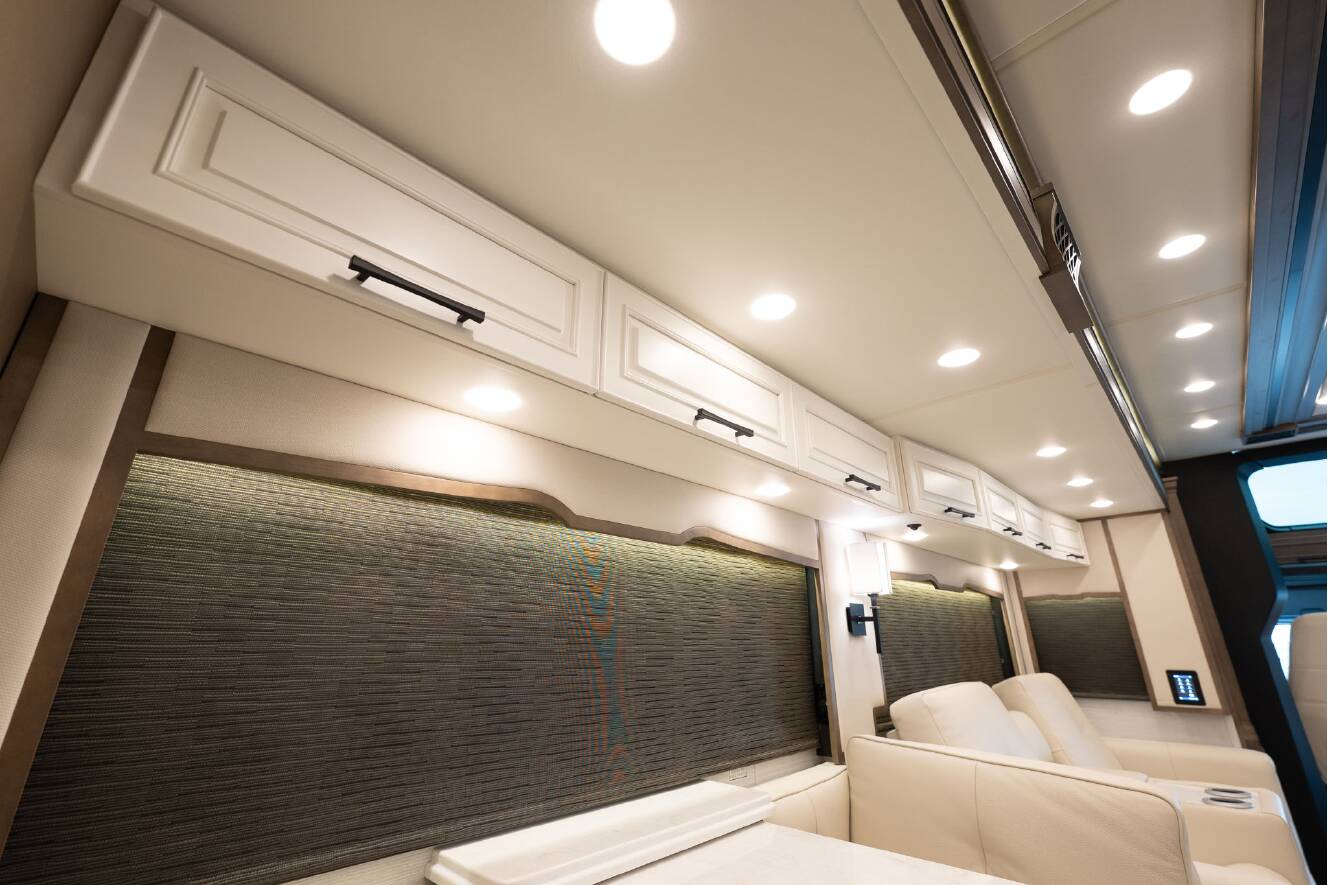 A photo of this 2026 Newmar SUMMIT AIRE 4505