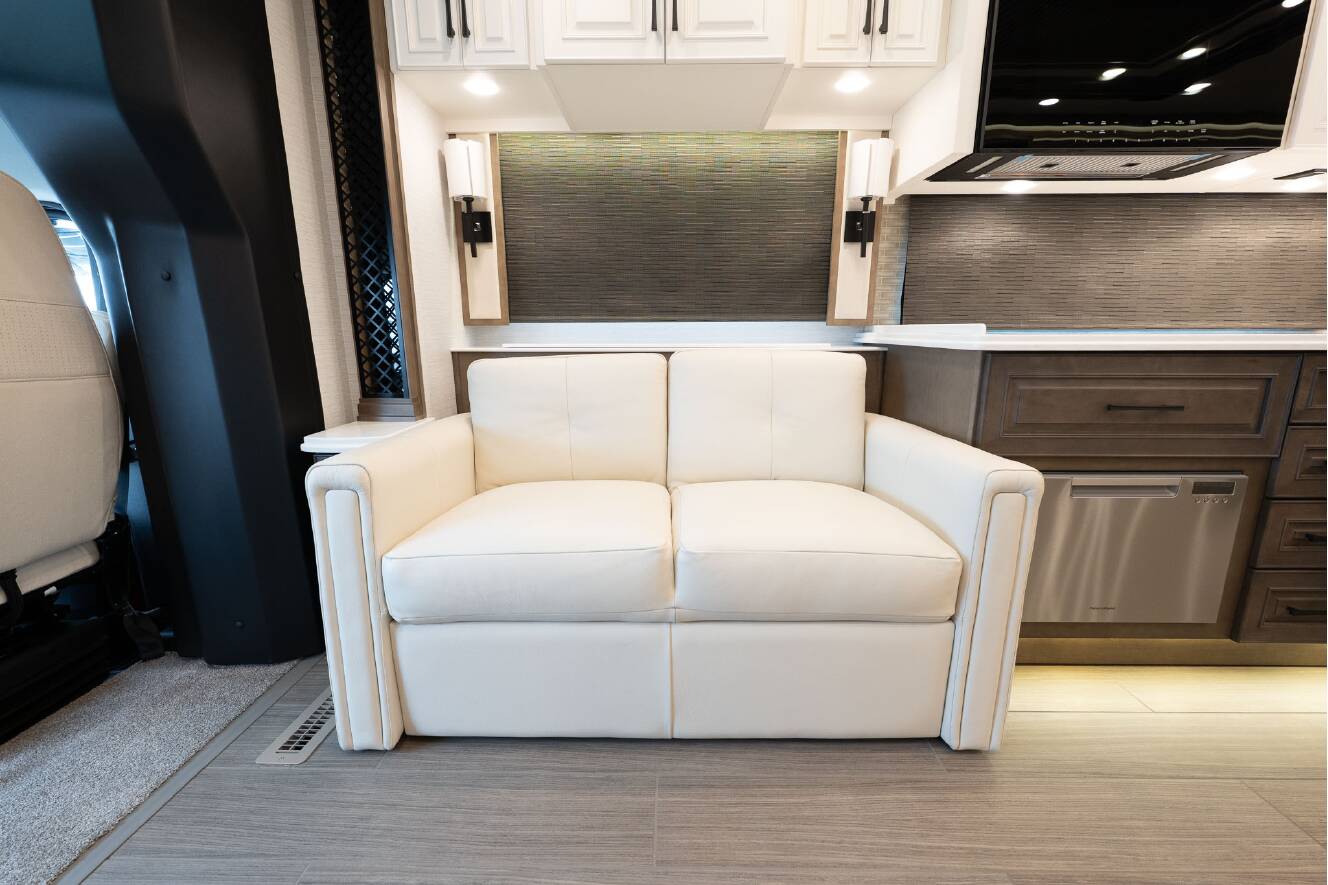 A photo of this 2026 Newmar SUMMIT AIRE 4505
