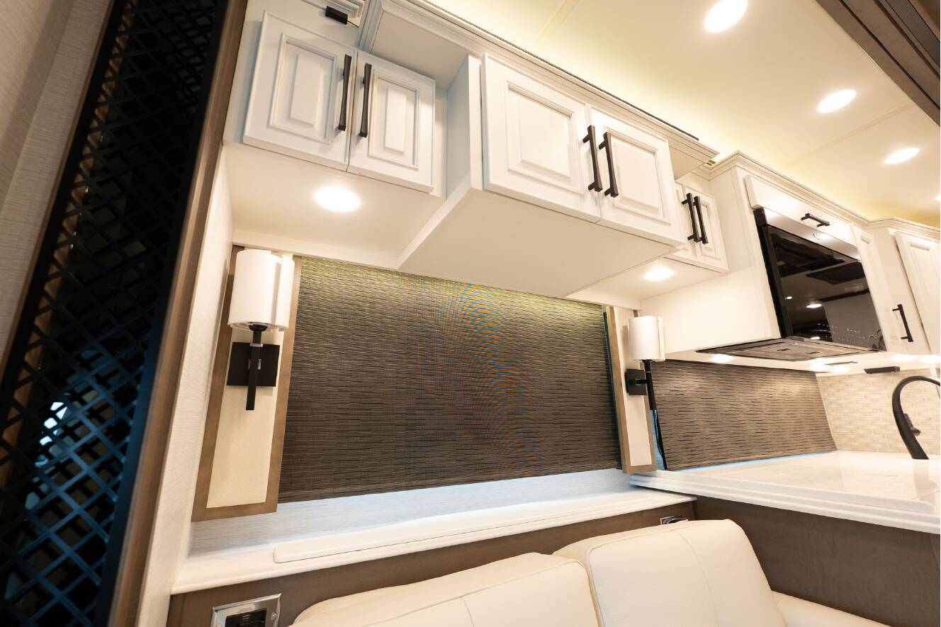 A photo of this 2026 Newmar SUMMIT AIRE 4505