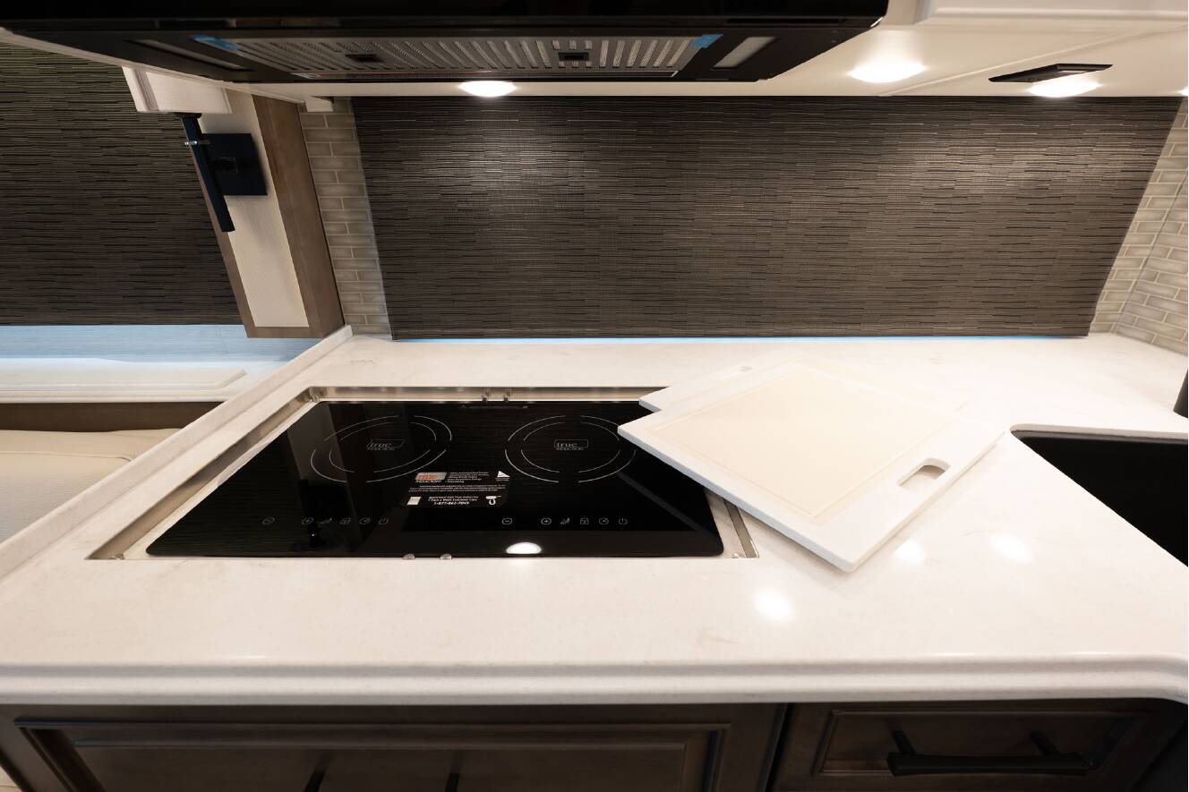 A photo of this 2026 Newmar SUMMIT AIRE 4505
