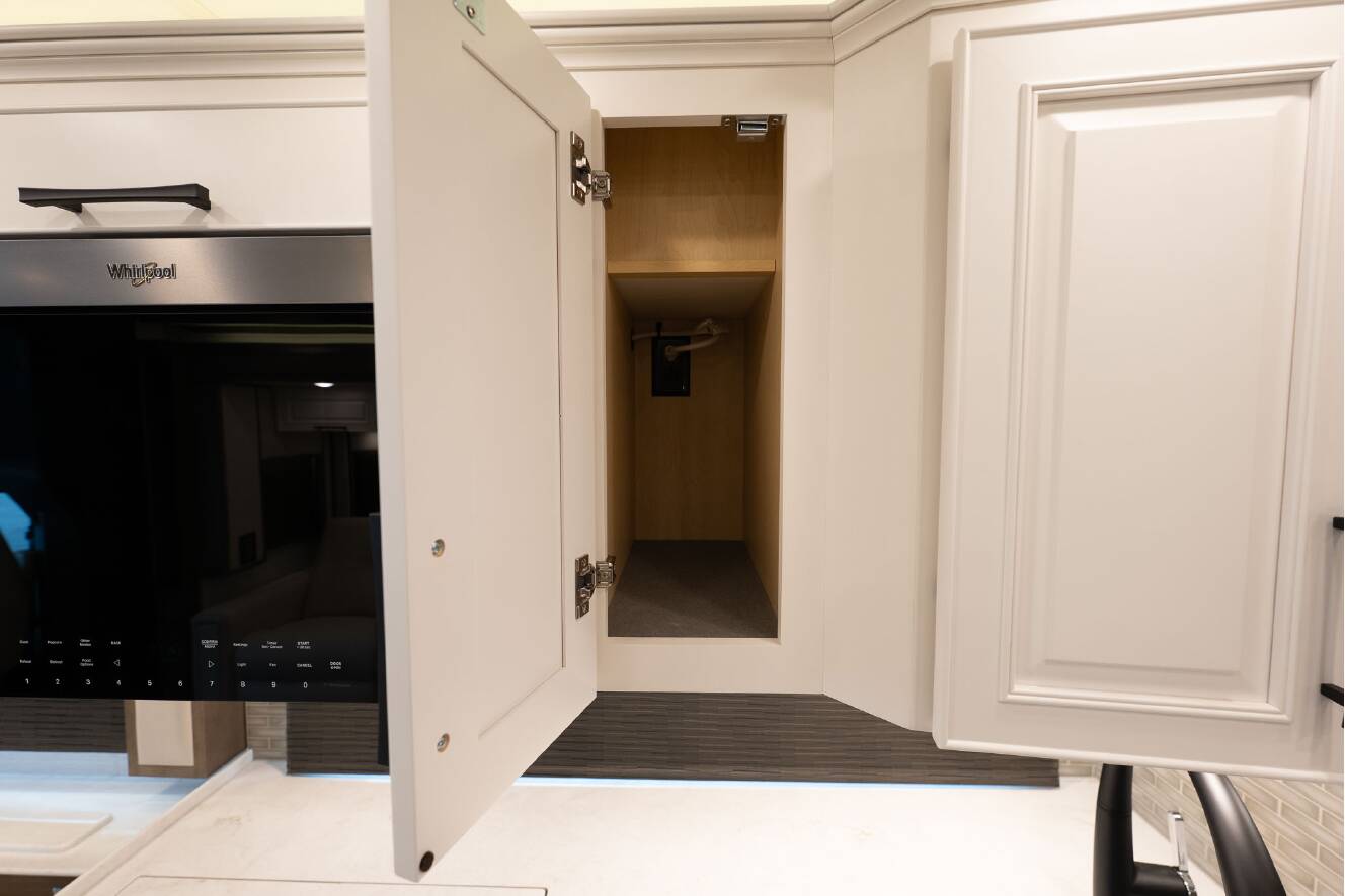 A photo of this 2026 Newmar SUMMIT AIRE 4505