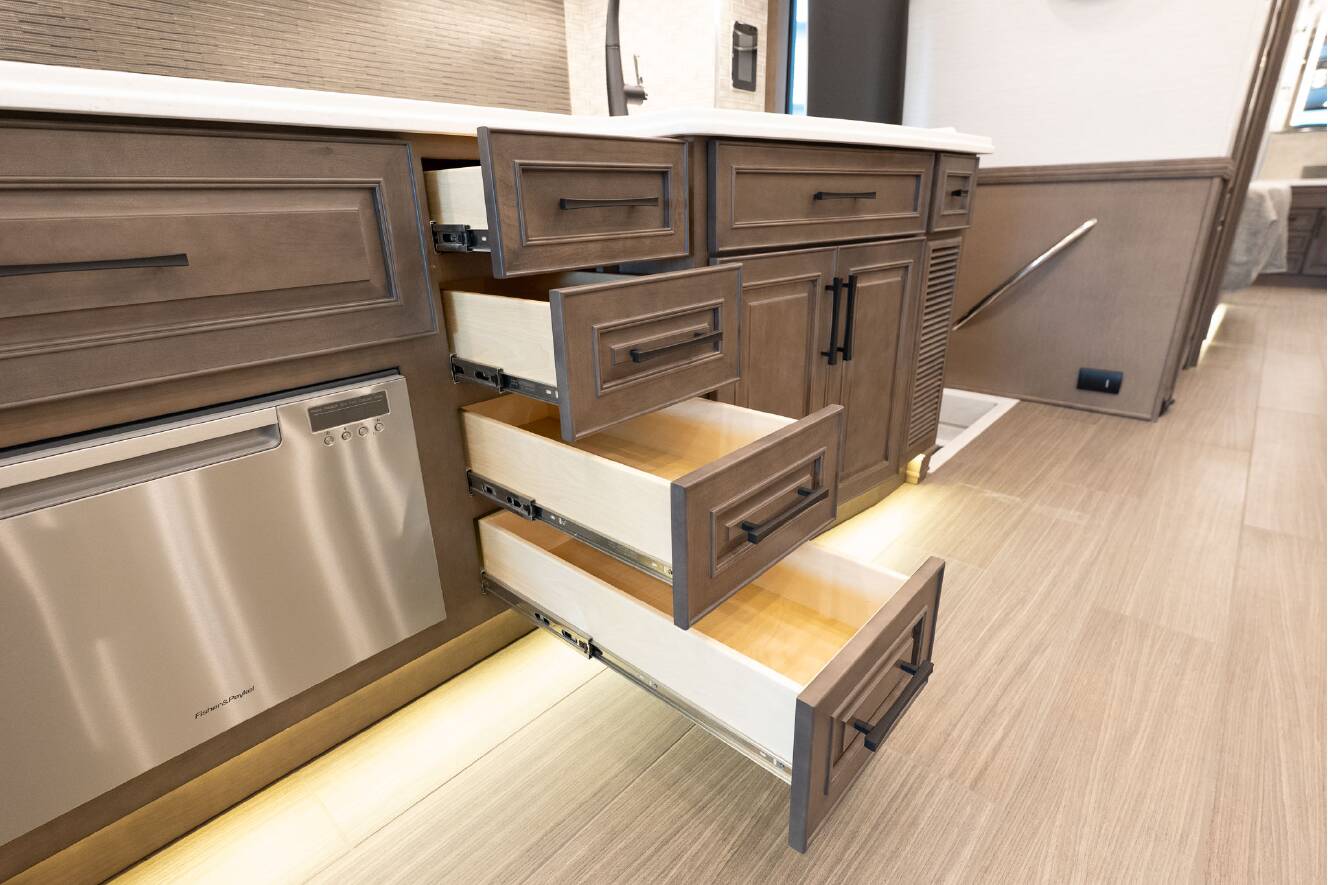 A photo of this 2026 Newmar SUMMIT AIRE 4505