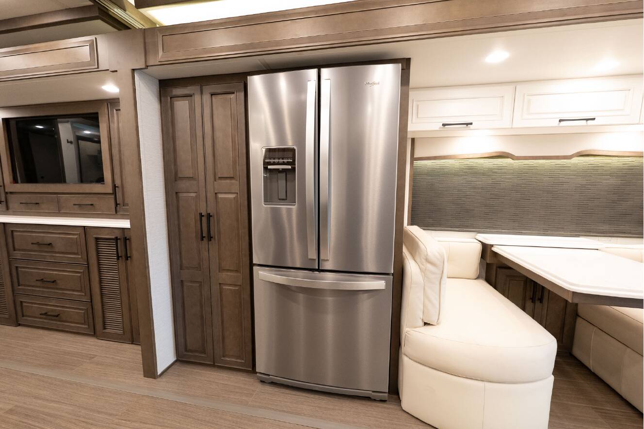 A photo of this 2026 Newmar SUMMIT AIRE 4505