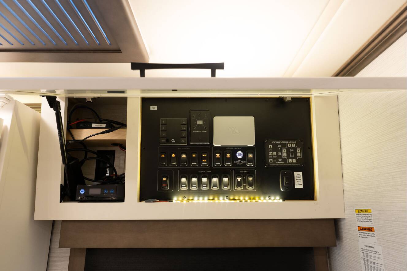 A photo of this 2026 Newmar SUMMIT AIRE 4505
