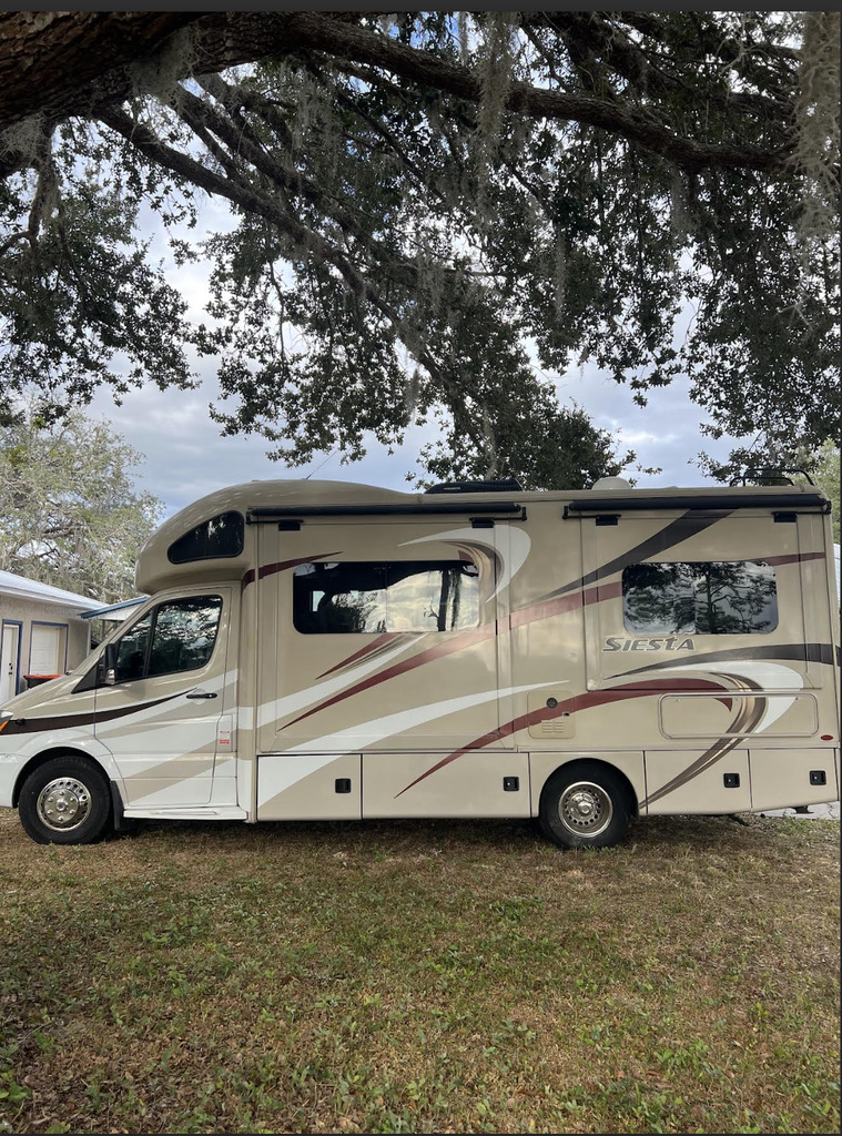 2016 Thor Motor Coach Four Winds Siesta 24SS in ocklawaha FL